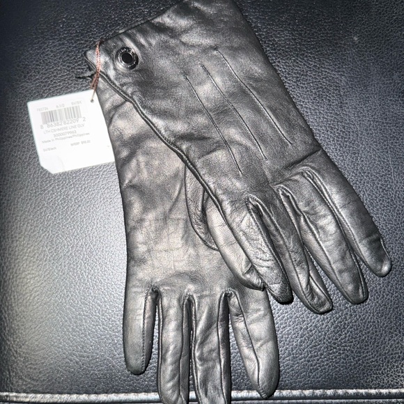 Coach Accessories - Black leather Coach gloves